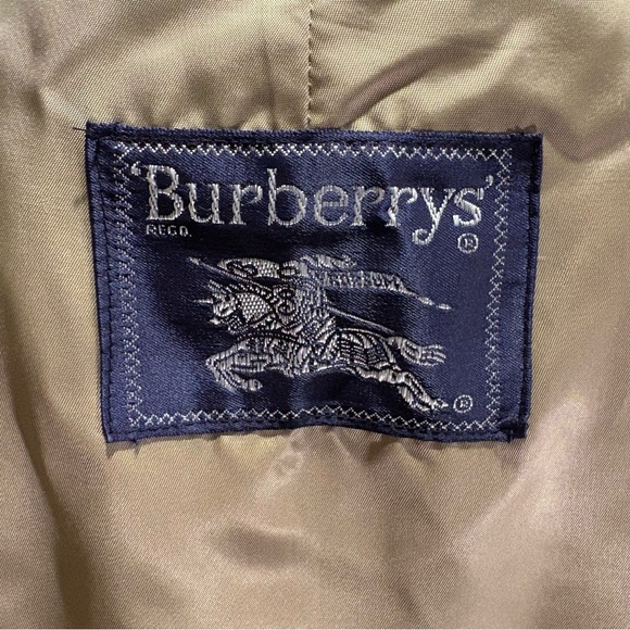 Burberry trench coat - Picture 12 of 15